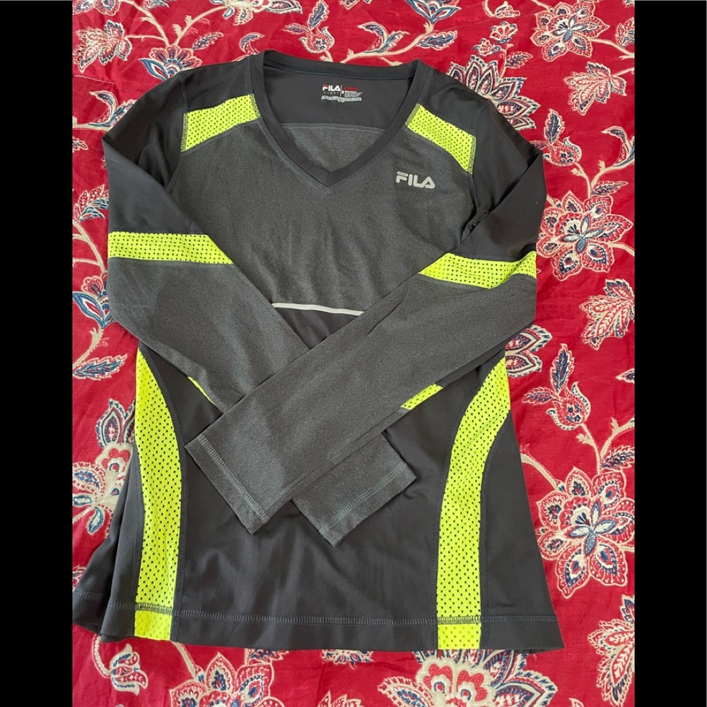 FILA Sport running workout shirt, size medium.